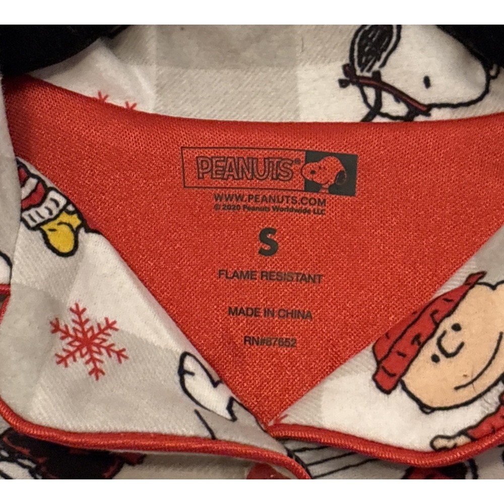 New Peanuts Girls Nightshirt Snoopy Christmas Charlie Brown‎ Xmas - Small - Picture 2 of 3